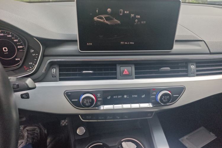 Used Audi A4L 2019 40 TFSI Fashion Version China V Audio And AC Panel