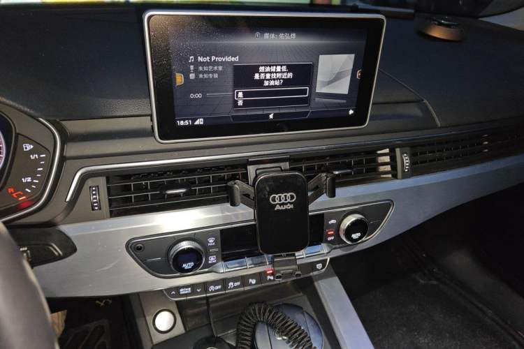 Used Audi A4L 2019 40 TFSI Fashion Version China V Audio And AC Panel