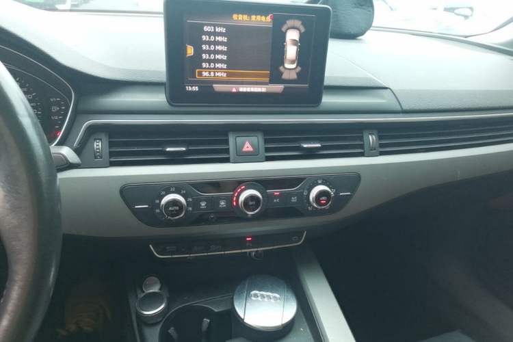 Used Audi A4L 2019 40 TFSI Ambition China VI Audio And AC Panel