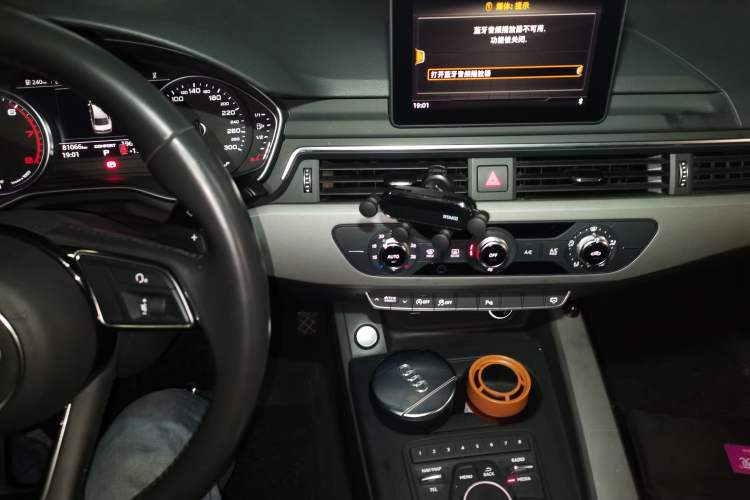 Used Audi A4L 2019 40 TFSI Ambition China VI Audio And AC Panel