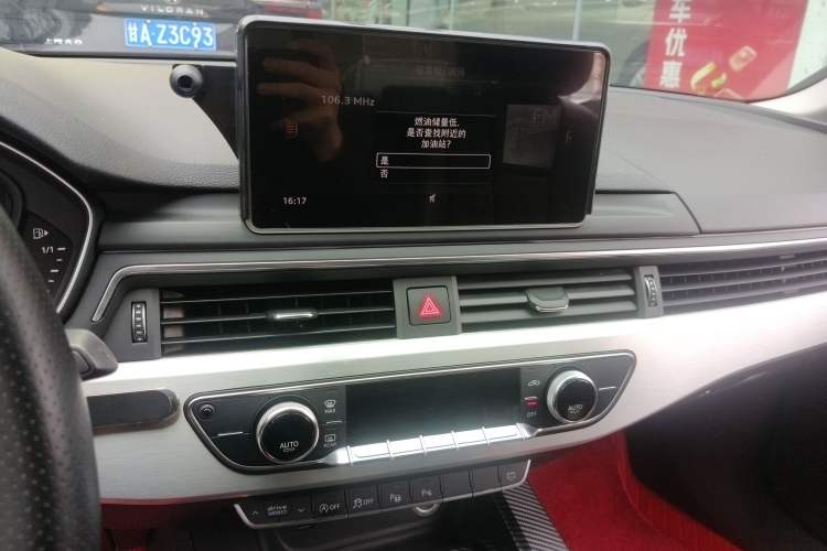 Used Audi A4L 2019 40 TFSI Fashion Version China V Audio And AC Panel