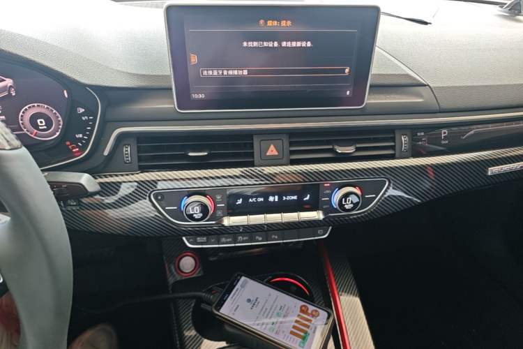 Used Audi A4L 2019 40 TFSI Fashion Edition China VI Emission Standard Audio And AC Panel