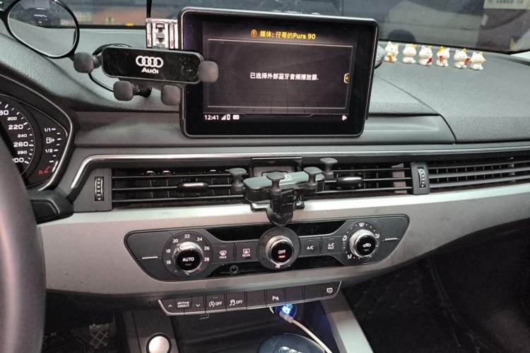 Used Audi A4L 2019 40 TFSI Ambition China VI Audio And AC Panel