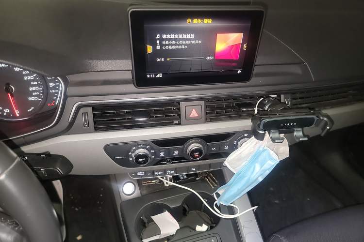 Used Audi A4L 2019 40 TFSI Ambition Version China V Audio And AC Panel