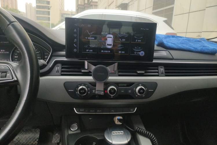 Used Audi A4L 2019 40 TFSI Ambition China VI Audio And AC Panel