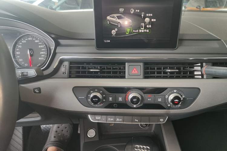 Used Audi A4L 2019 40 TFSI Ambition China VI Audio And AC Panel