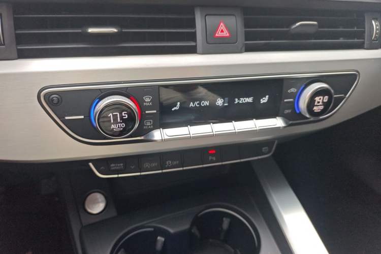 Used Audi A4L 2019 45 TFSI quattro Individual Sport Edition China VI Audio And AC Panel