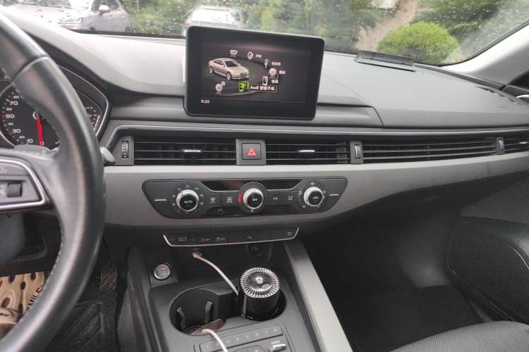Used Audi A4L 2019 40 TFSI Ambition China VI Audio And AC Panel