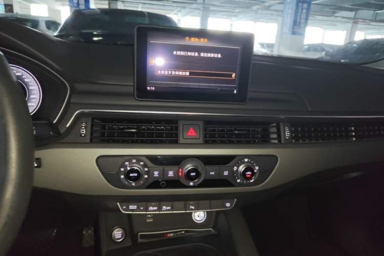 Used Audi A4L 2019 40 TFSI Ambition China VI Audio And AC Panel