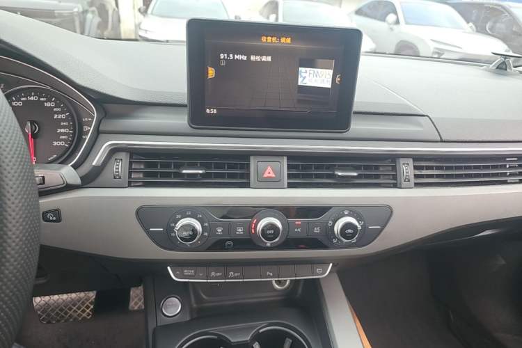 Used Audi A4L 2019 40 TFSI Ambition Version China V Audio And AC Panel