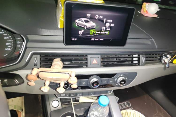 Used Audi A4L 2019 40 TFSI Ambition Version China V Audio And AC Panel