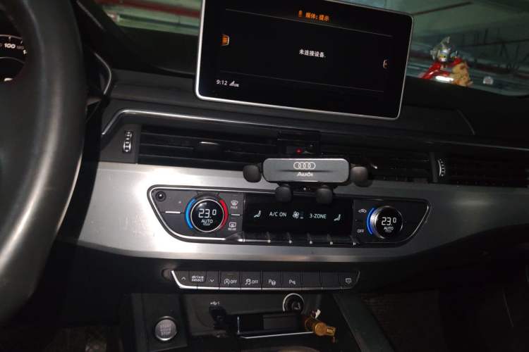Used Audi A4L 2019 40 TFSI Fashion Edition China VI Emission Standard Audio And AC Panel