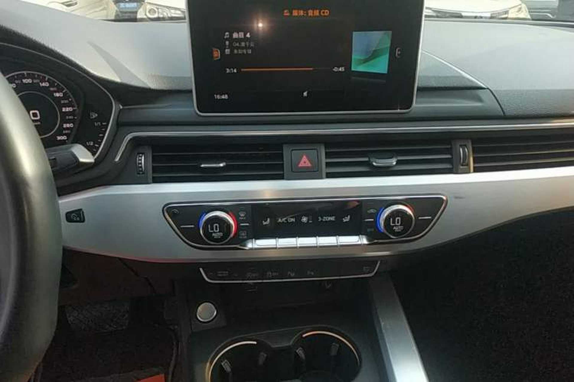 Used Audi A4L 2019 40 TFSI Fashion Version China V Audio And AC Panel