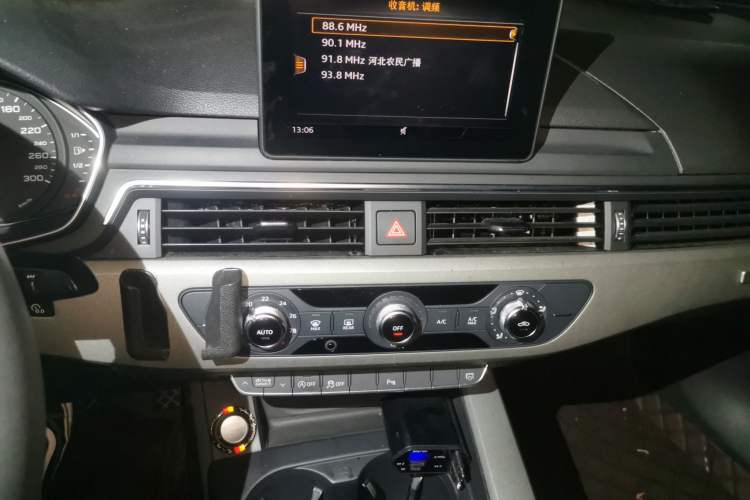 Used Audi A4L 2019 40 TFSI Ambition Version China V Audio And AC Panel