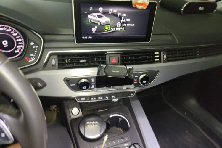Used Audi A4L 2019 40 TFSI Fashion Version China V Audio And AC Panel