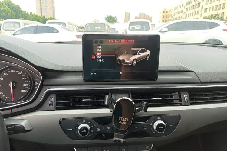 Used Audi A4L 2019 40 TFSI Ambition China VI Audio And AC Panel
