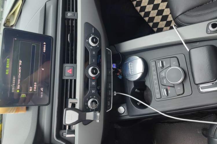 Used Audi A4L 2019 40 TFSI Ambition China VI Audio And AC Panel