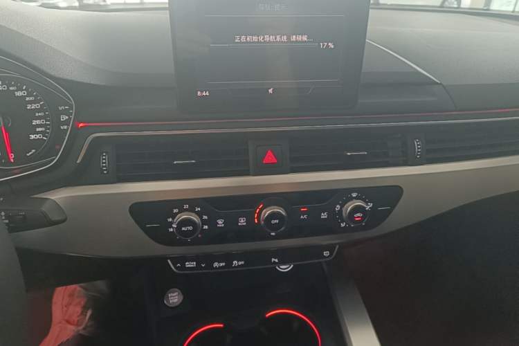Used Audi A4L 2019 40 TFSI Ambition China VI Audio And AC Panel