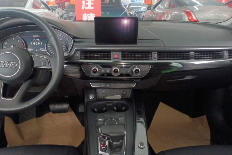 Used Audi A4L 2019 35 TFSI Ambition China VI Audio And AC Panel