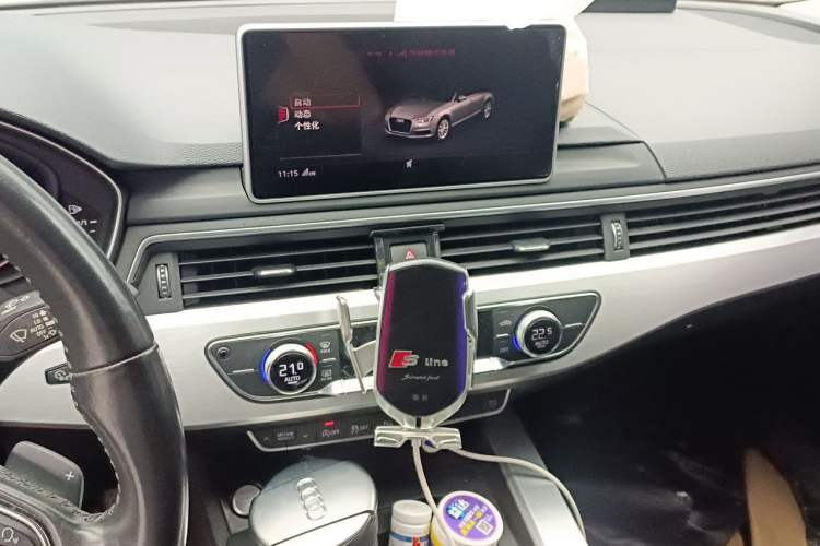 Used Audi A4L 2019 40 TFSI Fashion Edition China VI Emission Standard Audio And AC Panel