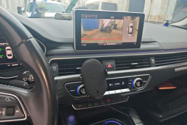 Used Audi A4L 2019 40 TFSI Fashion Edition China VI Emission Standard Audio And AC Panel