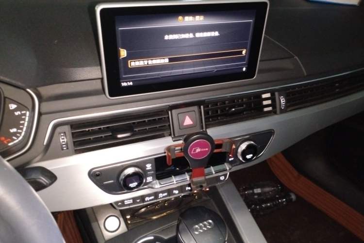 Used Audi A4L 2019 40 TFSI Fashion Edition China VI Emission Standard Audio And AC Panel