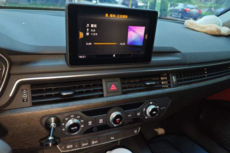 Used Audi A4L 2019 40 TFSI Ambition China VI Audio And AC Panel