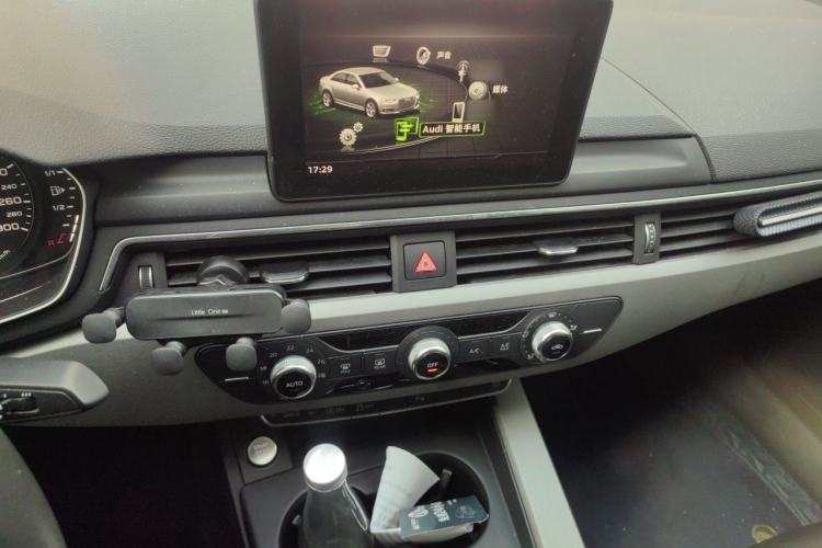Used Audi A4L 2019 40 TFSI Ambition China VI Audio And AC Panel