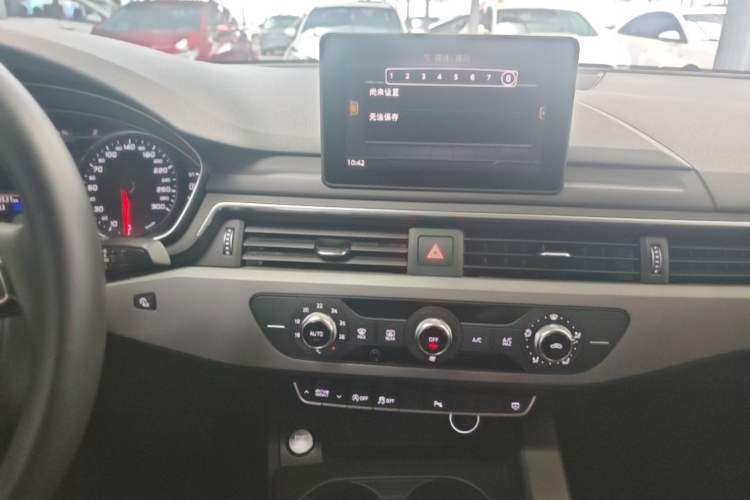 Used Audi A4L 2019 40 TFSI Ambition China VI Audio And AC Panel