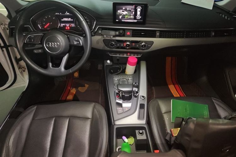 Used Audi A4L 2019 40 TFSI Ambition China VI Center Console