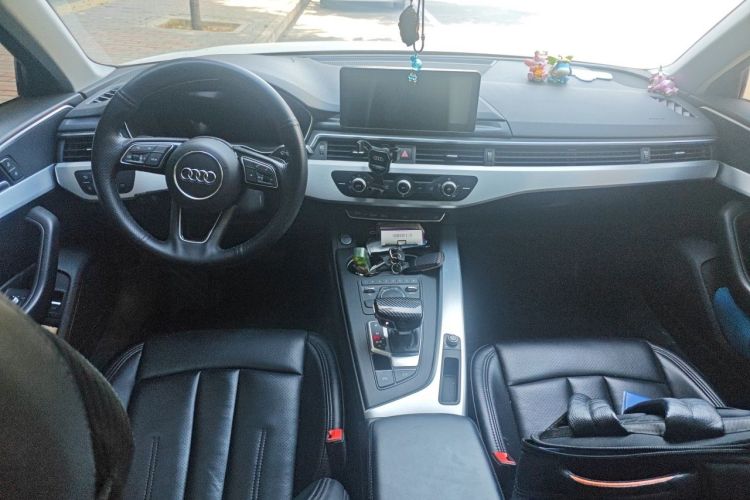 Used Audi A4L 2019 40 TFSI Ambition China VI Center Console