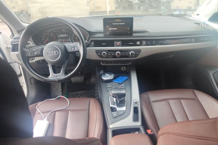 Used Audi A4L 2019 40 TFSI Ambition China VI Center Console