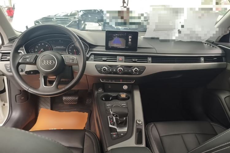 Used Audi A4L 2019 40 TFSI Ambition China VI Center Console
