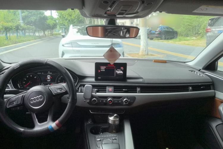 Used Audi A4L 2019 35 TFSI Ambition China V Center Console