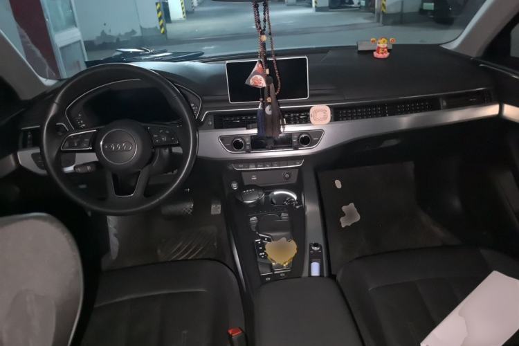 Used Audi A4L 2019 40 TFSI Fashion Edition China VI Emission Standard Center Console