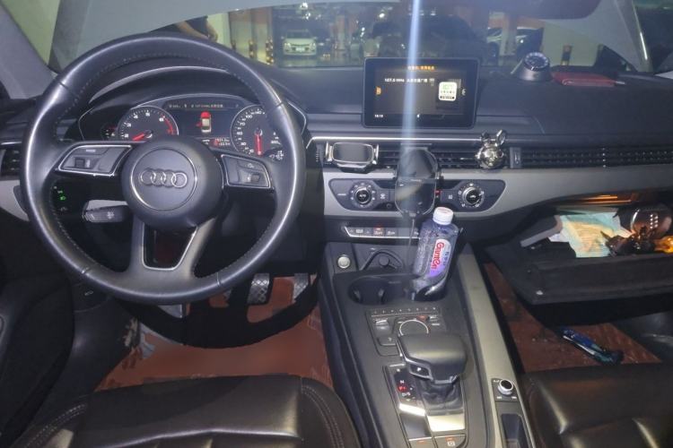 Used Audi A4L 2019 40 TFSI Ambition China VI Center Console