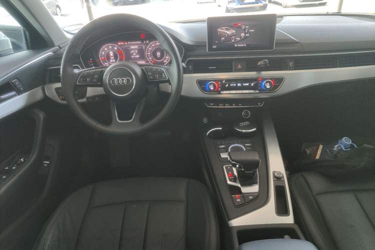 Used Audi A4L 2019 40 TFSI Fashion Version China V Center Console