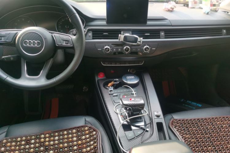 Used Audi A4L 2019 40 TFSI Ambition China VI Center Console