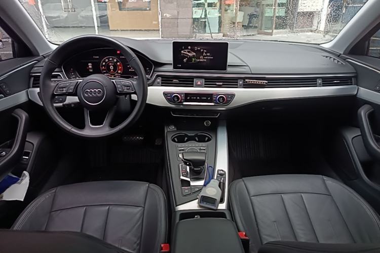 Used Audi A4L 2019 40 TFSI Fashion Version China V Center Console