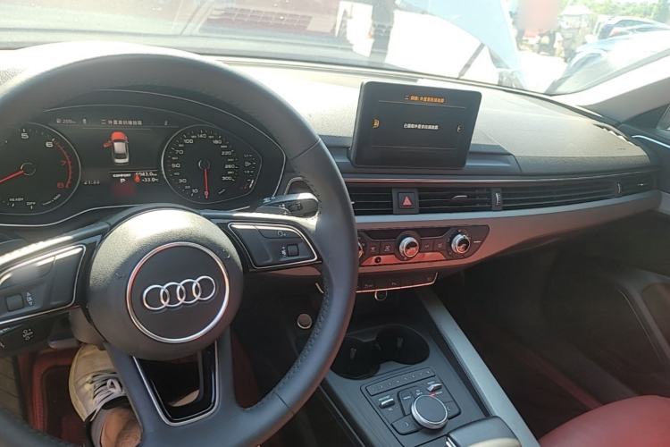 Used Audi A4L 2019 40 TFSI Ambition China VI Center Console