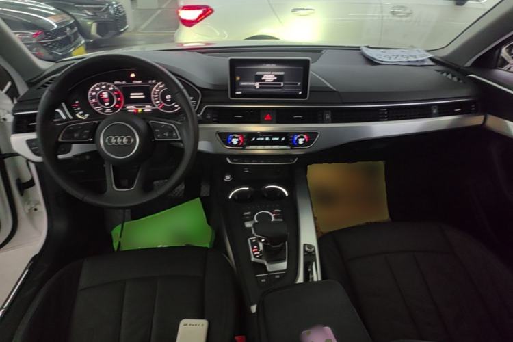 Used Audi A4L 2019 40 TFSI Fashion Version China V Center Console