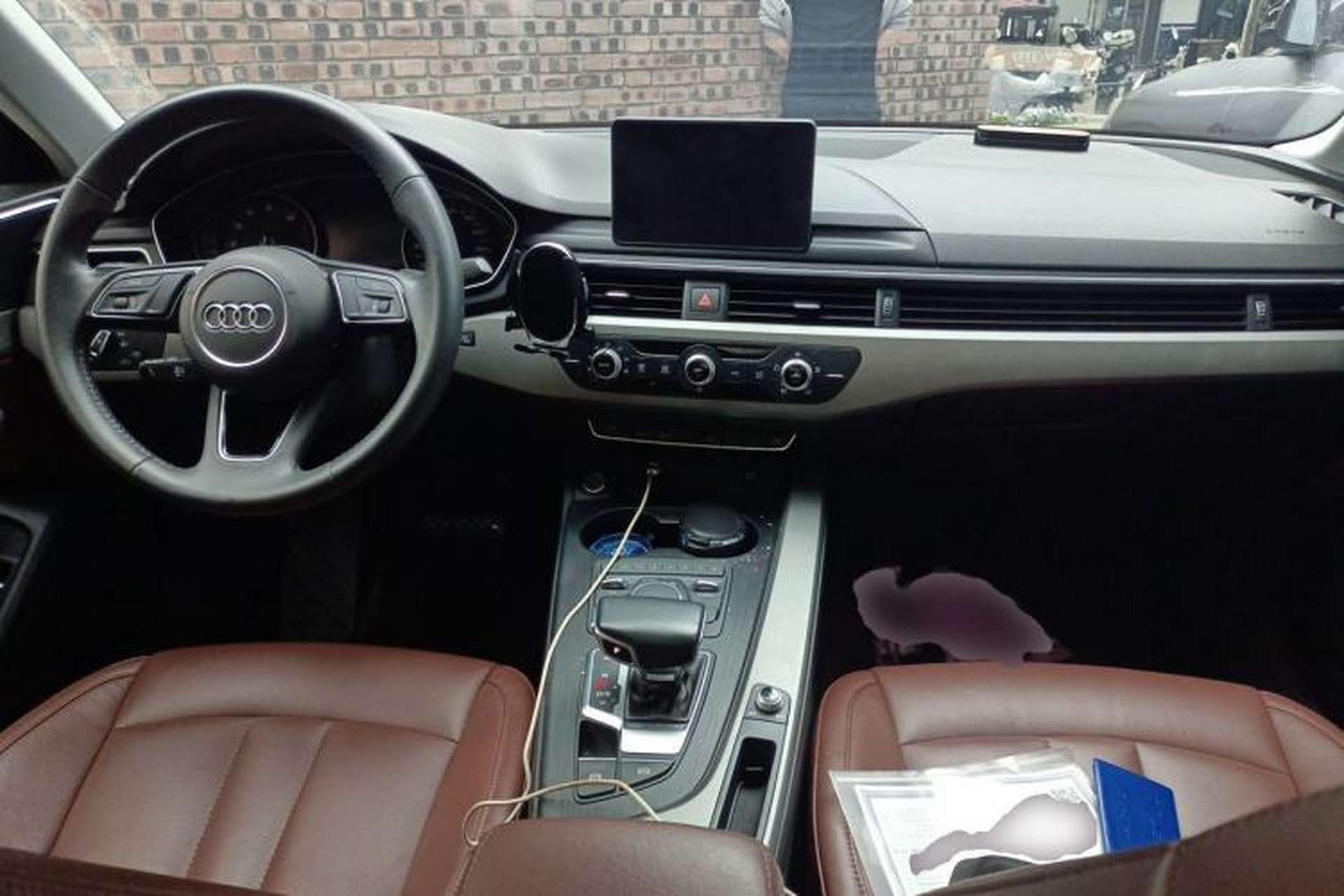 Used Audi A4L 2019 40 TFSI Ambition China VI Center Console