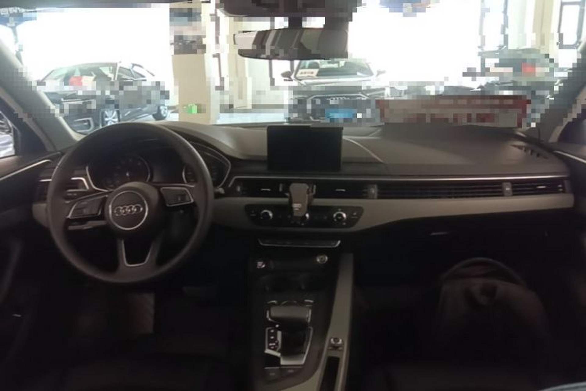 Used Audi A4L 2019 40 TFSI Ambition China VI Center Console