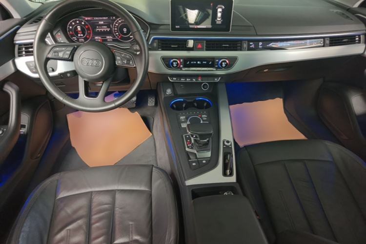 Used Audi A4L 2019 40 TFSI Fashion Edition China VI Emission Standard Center Console