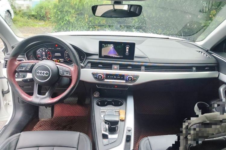 Used Audi A4L 2019 40 TFSI Fashion Edition China VI Emission Standard Center Console