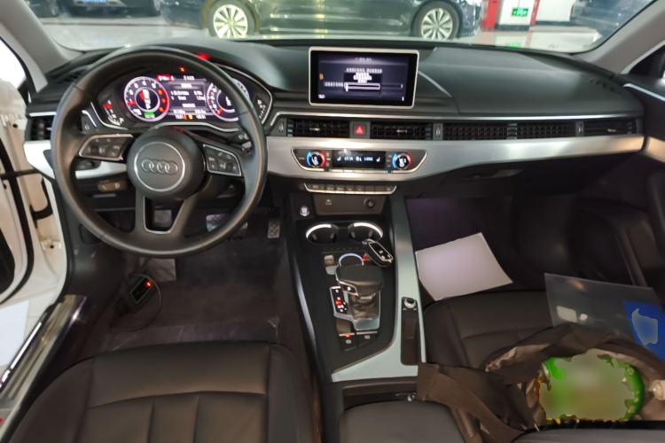 Used Audi A4L 2019 40 TFSI Fashion Version China V Center Console