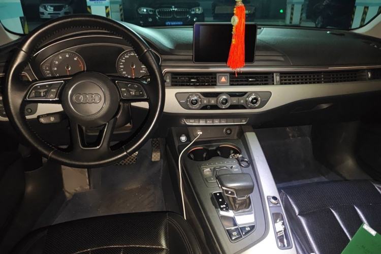 Used Audi A4L 2019 35 TFSI Ambition China V Center Console