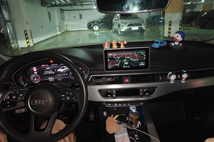 Used Audi A4L 2019 40 TFSI Fashion Edition China VI Emission Standard Center Console