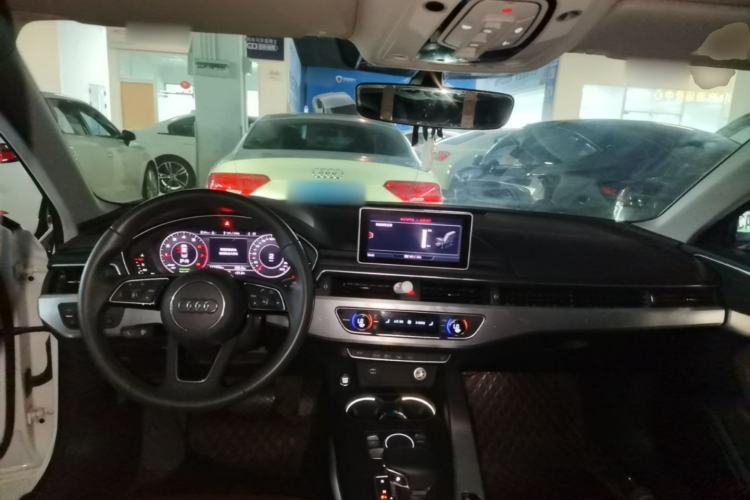 Used Audi A4L 2019 40 TFSI Fashion Edition China VI Emission Standard Center Console