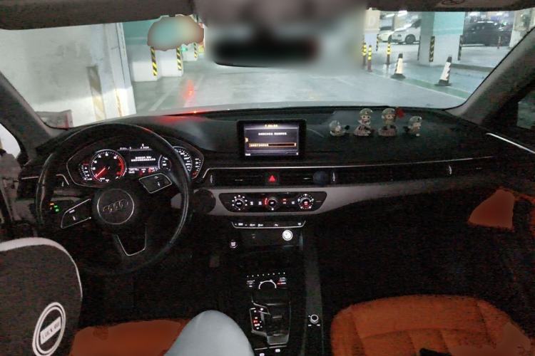 Used Audi A4L 2019 40 TFSI Ambition China VI Center Console